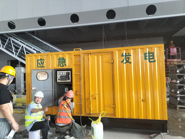 阿克苏怎样判断空气滤清器是否需要更换？